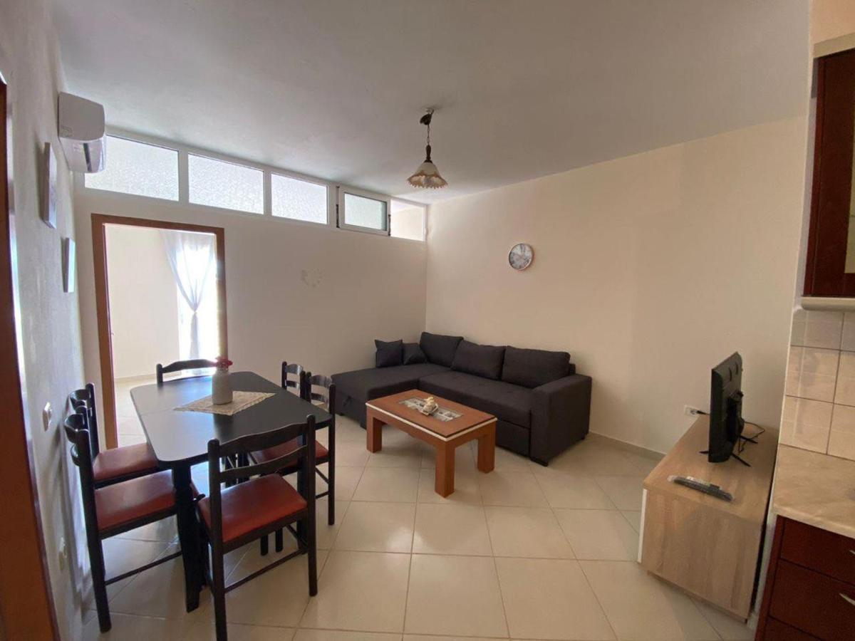 Titi'S Apartment Saranda Экстерьер фото